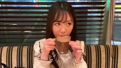 Manehna teh babaturan anu belonged ka klub sarua di universitas. Jeung manehna teh gadis paling pikaresepeun dina club.This atmosfir seksi Jepang.